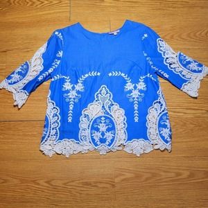 Saint Tropez West Women's Blue Crochet Style Blouse Size Medium Blue/White